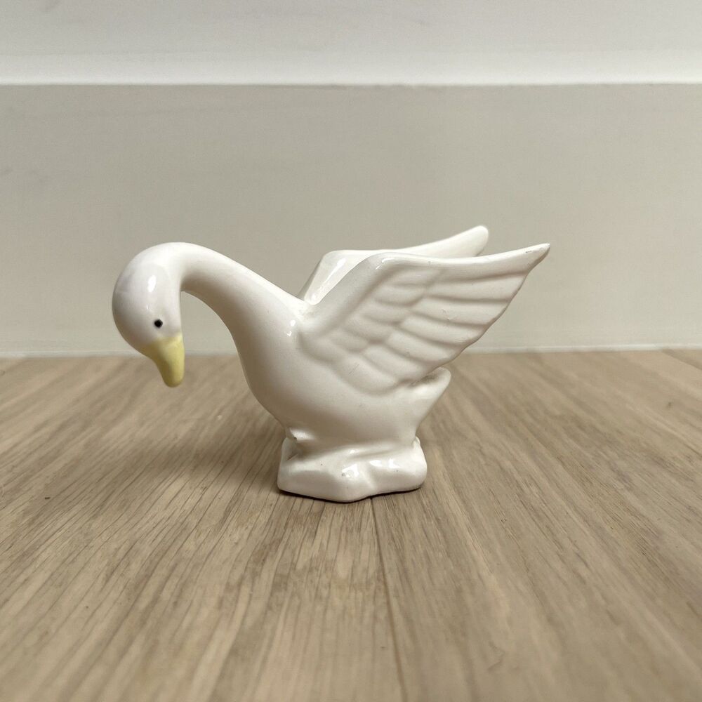 Art Deco Ceramic Swan: White MCM Decor, Made in Japan